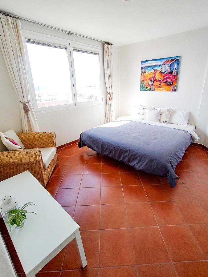Magical House In Front Of A Sunrise Beach El Medano  Luaran gambar
