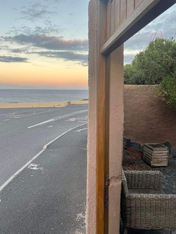 Magical House In Front Of A Sunrise Beach El Medano  Luaran gambar